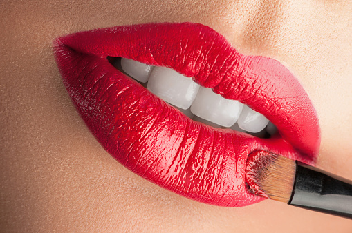 Get Your Lips Noticed in 2023: Top Fashion Must-Haves